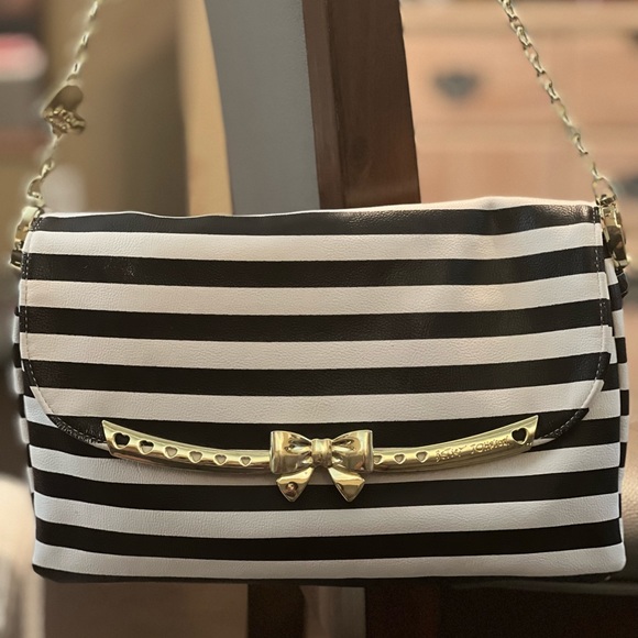 Betsey Johnson Handbags - Betsey Johnson stripped bag shoulder bag
